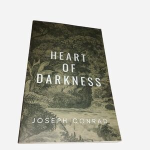 Heart of Darkness (Joseph Conrad) Classic Novella, Modern Cover Art, Paperback,